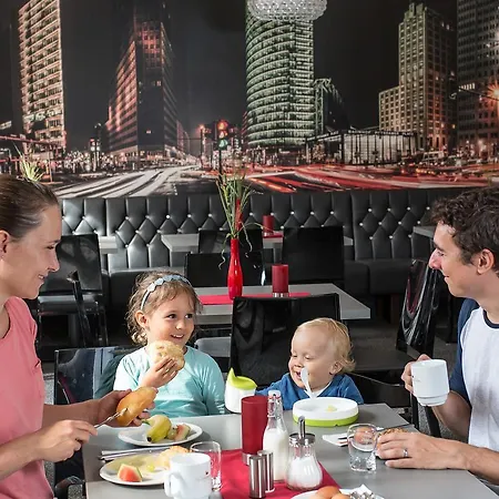 بيت شباب Ostkreuz *